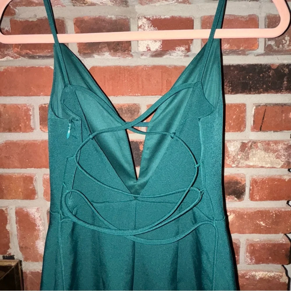 Express * Emerald Green V-Neck Midi Bodycon Dress w/ Open Lace up Back Sz 2 - Picture 5 of 7